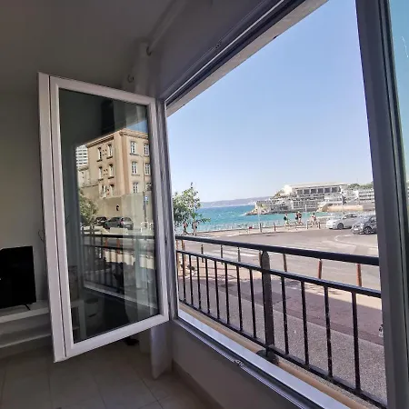 Apartment A 50 Metres De La Et 10 Minutes Du Vieux Port 70m2 Sur La Corniche Vue