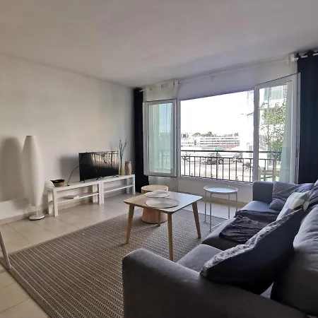 A 50 Metres De La Et 10 Minutes Du Vieux Port 70m2 Sur La Corniche Vue Apartment