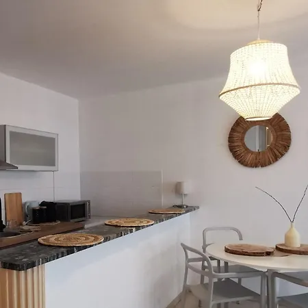 Apartment A 50 Metres De La Et 10 Minutes Du Vieux Port 70m2 Sur La Corniche Vue