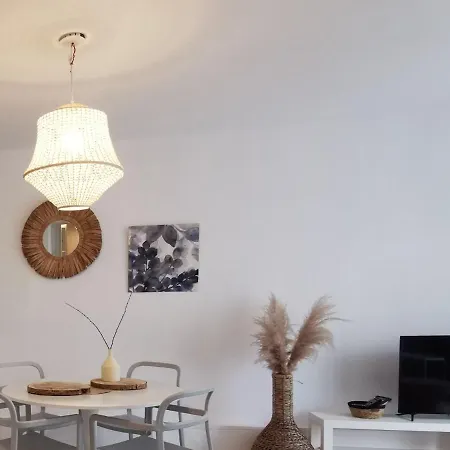 Apartment A 50 Metres De La Et 10 Minutes Du Vieux Port 70m2 Sur La Corniche Vue Marseille